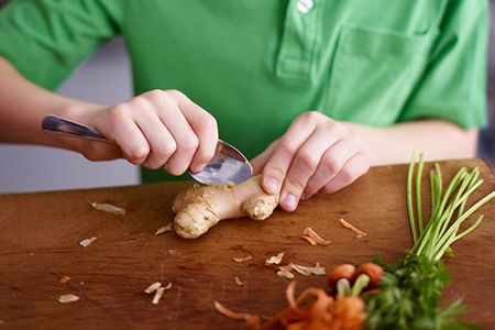 cutting ginger