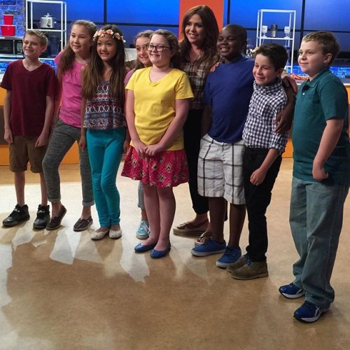 Tune in to @foodnetwork tonight at 8/7C for @rachaelray’s #kidscookoff & watch these kids tear it up in the kitchen.