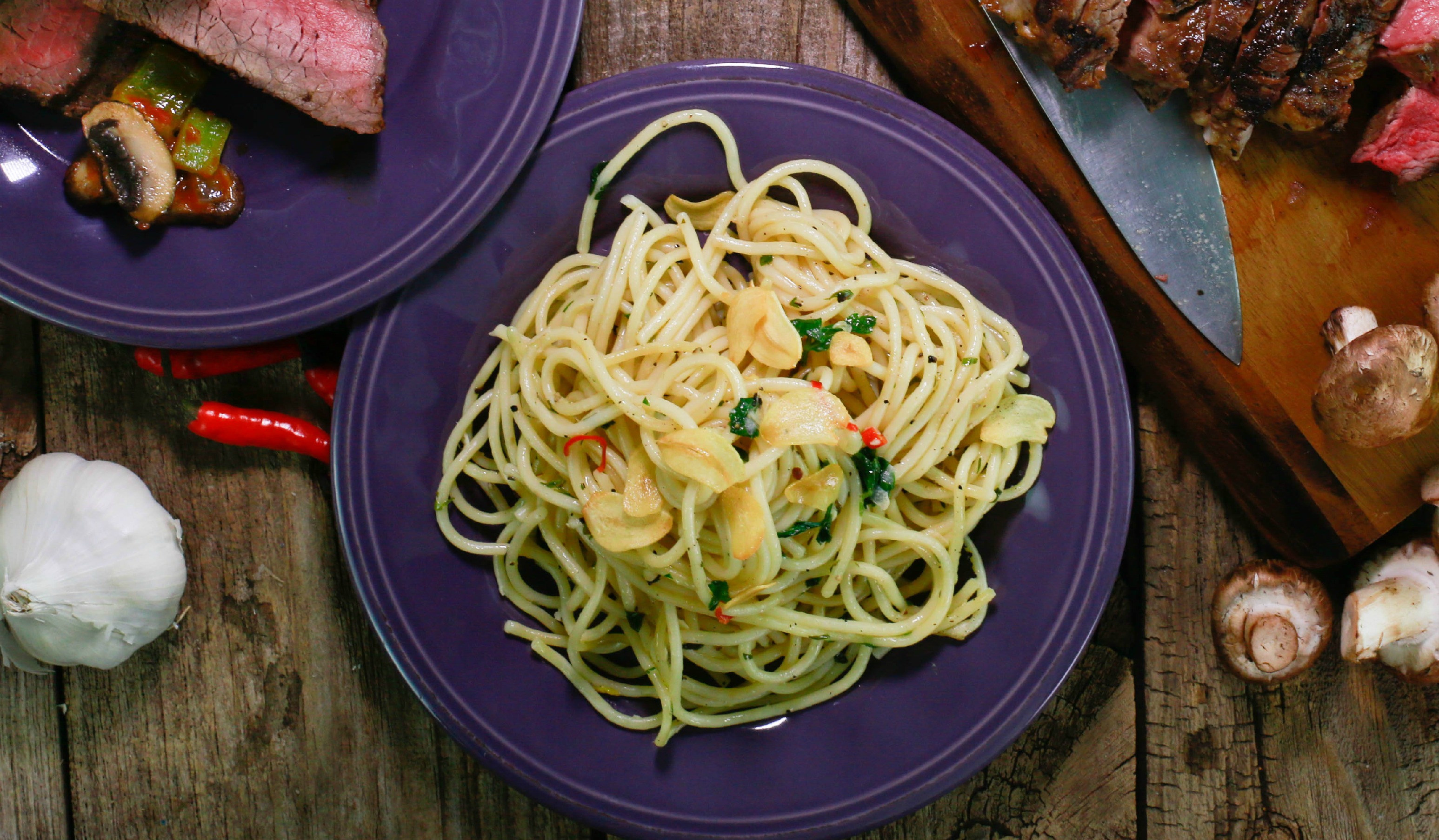 21Clove Garlic Spaghetti Rachael Ray's non profit organization, Yumo!